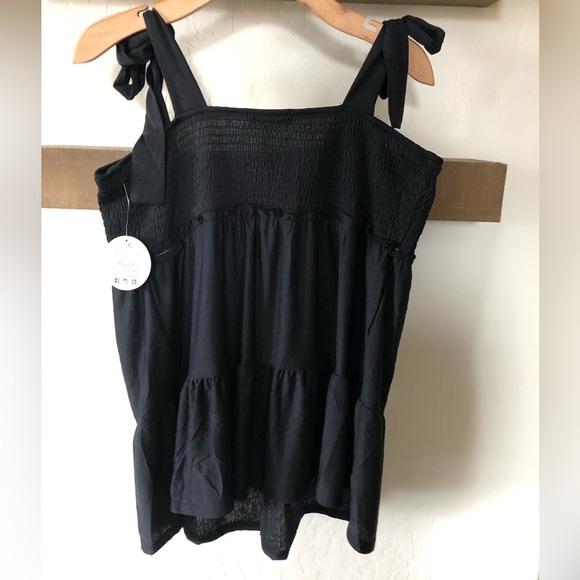 Jolie & Joy|Tiered ruffle black tie tank with ruching, plus size 1X, NWT••• - Picture 3 of 9